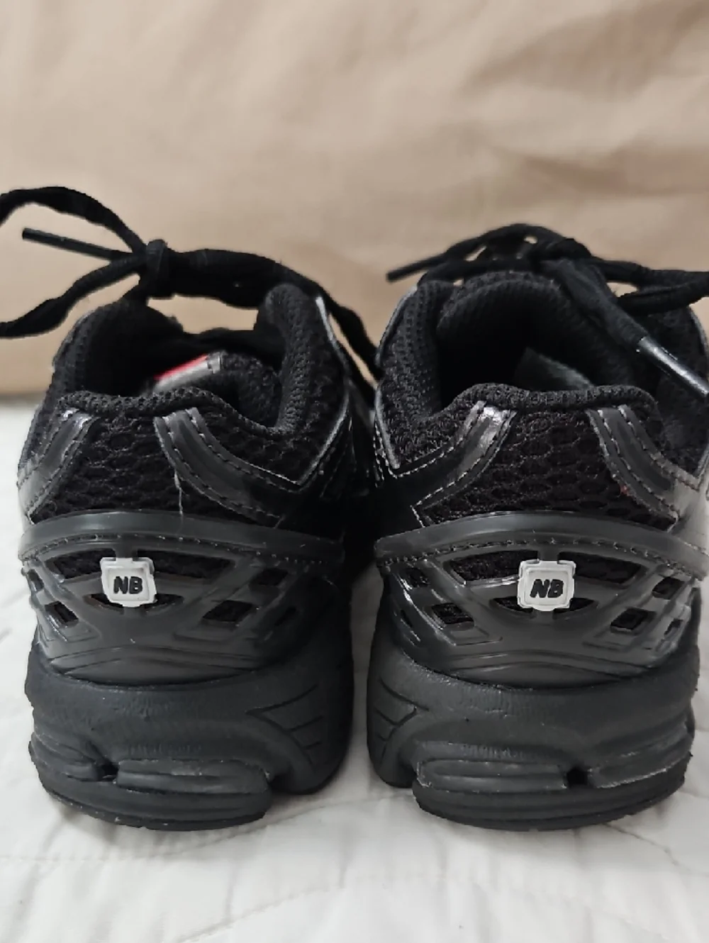 New Balance 1906 Kids Black Sneakers - Picture 2 of 8